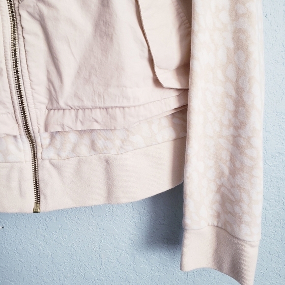 Fabletics Cream Leopard Print Lisi Boxy Jacket - Picture 3 of 8